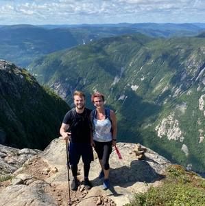 Meet your Posher, Aline